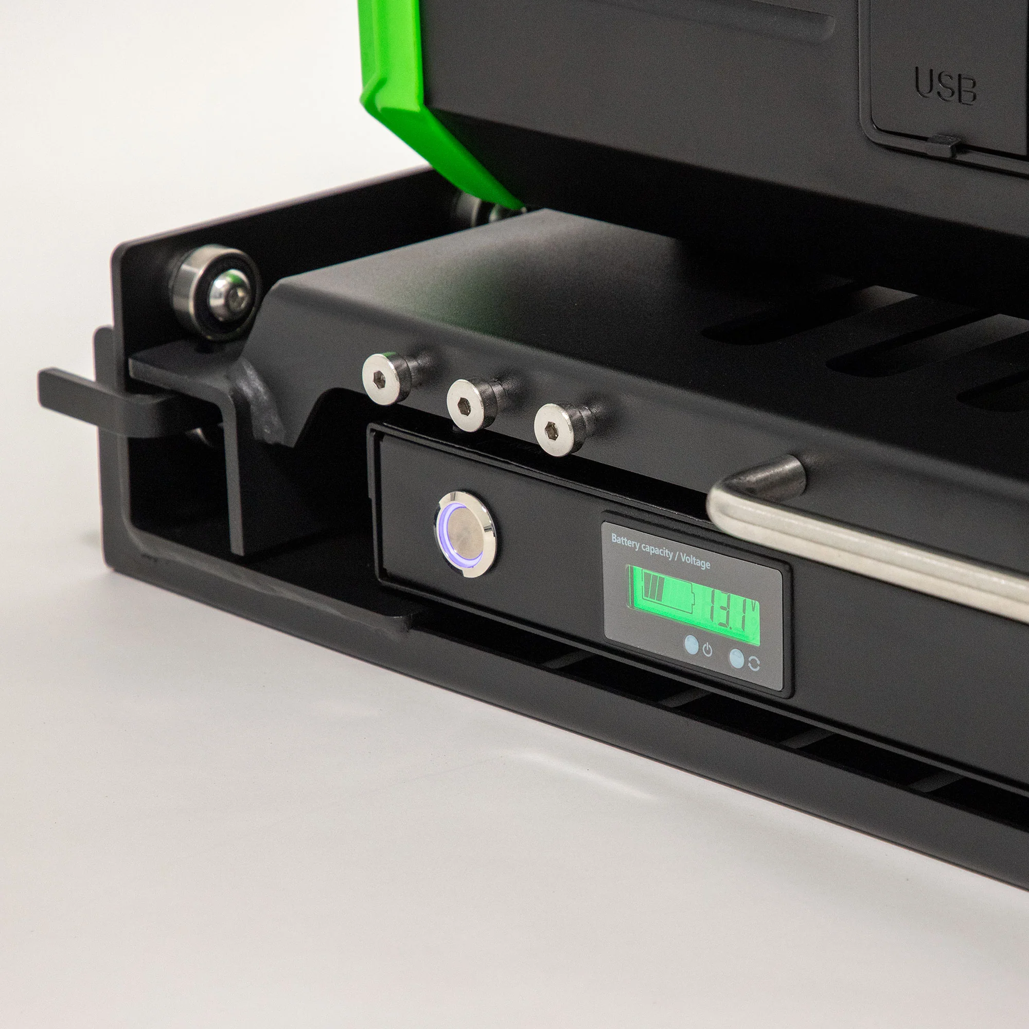 12V MasterHub Fridge Slide with 100ah Battery MPPT Controller & 40A DCDC Charger - Image 6