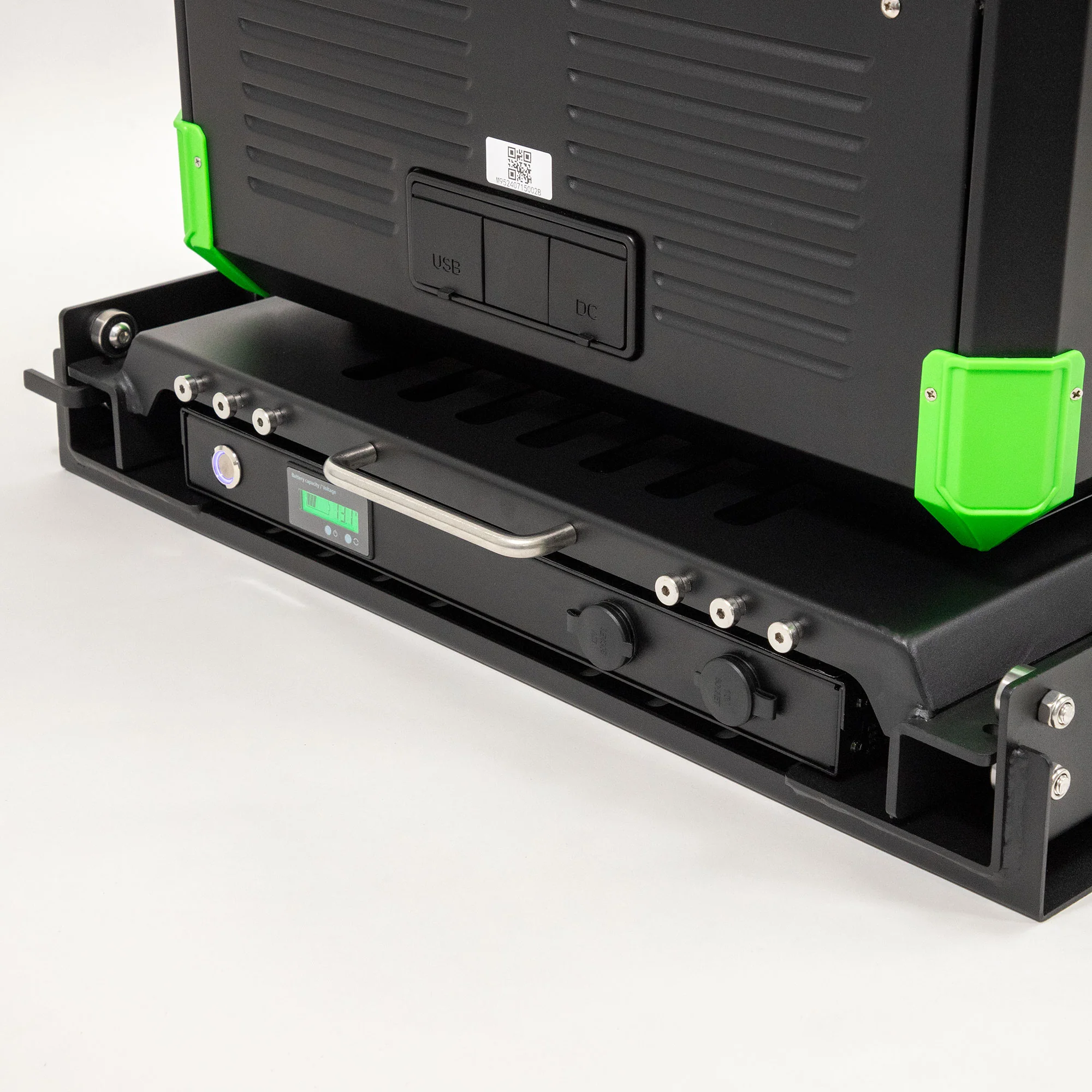 12V MasterHub Fridge Slide with 100ah Battery MPPT Controller & 40A DCDC Charger - Image 5